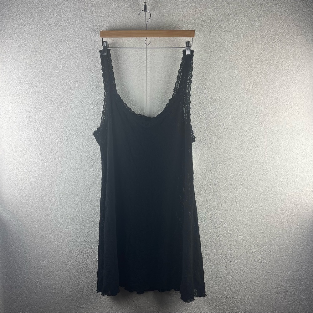 Hanky Panky l 3X Plus Size Stretch Signature Lace V-Neck Semi-Sheer Slip Chemise